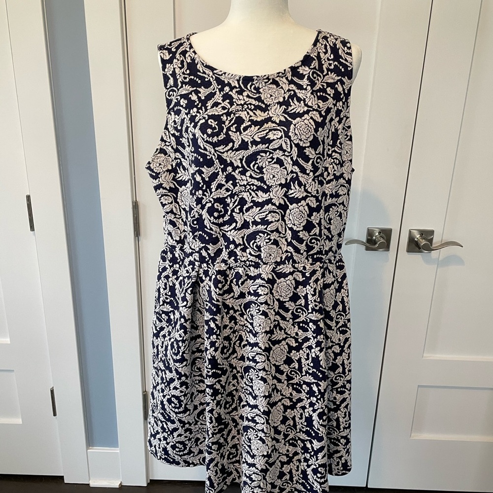 Ann Taylor Navy & Cream Dress - Size XXL